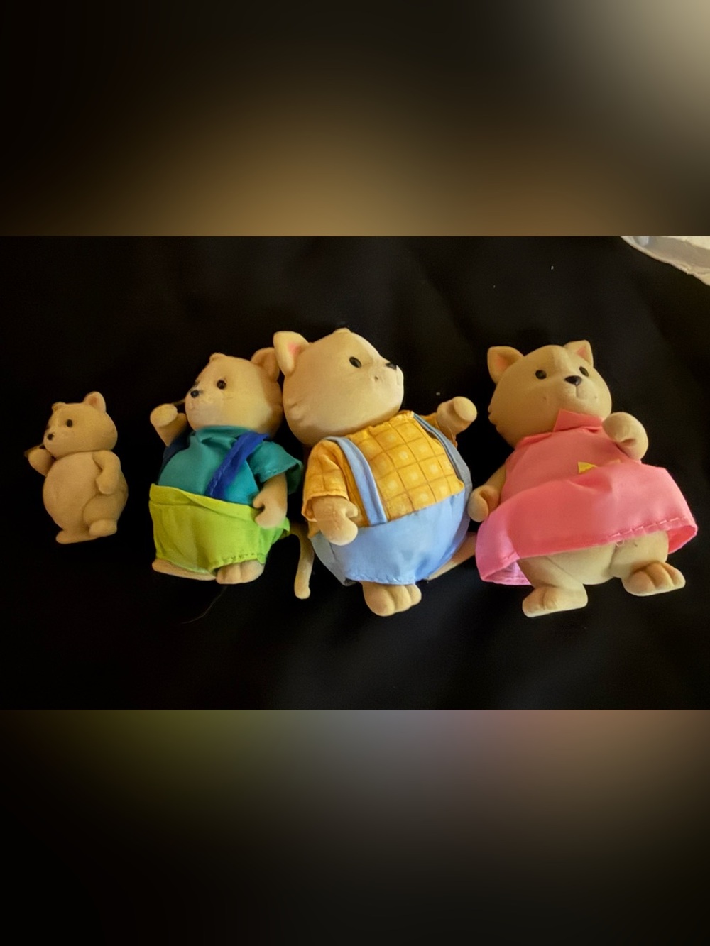 Li' Woodzeez Whiskerelli Cat
Family Set, By Battat, Flocked & Great Condition!